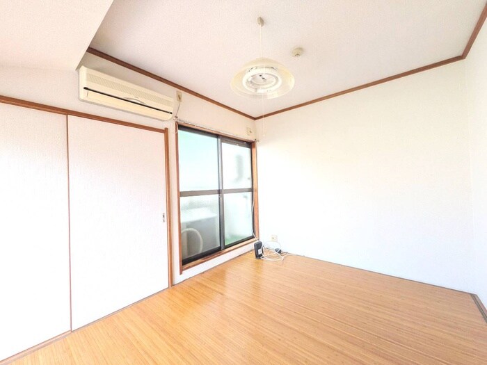 物件内観写真9　(居室)