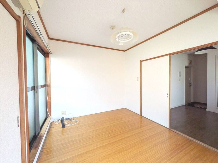 物件内観写真10　(居室)