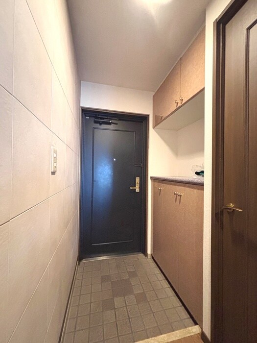 物件内観写真7　(玄関)