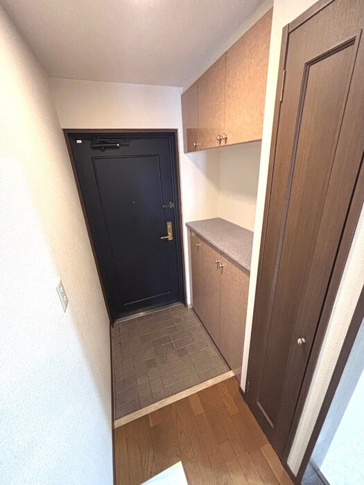 物件内観写真7　(玄関)
