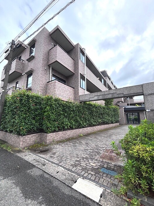 物件外観写真6　(エントランス部分)