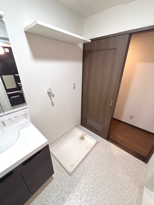 物件内観写真15　(洗濯機置場)