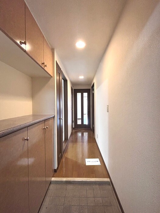 物件内観写真18　(廊下)