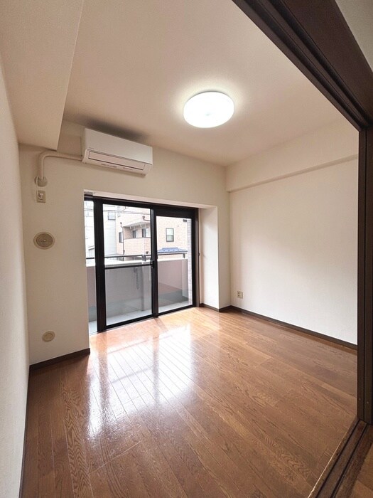 物件内観写真21　(室内からの展望)