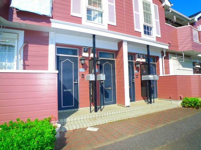 物件外観写真3　(エントランス部分)