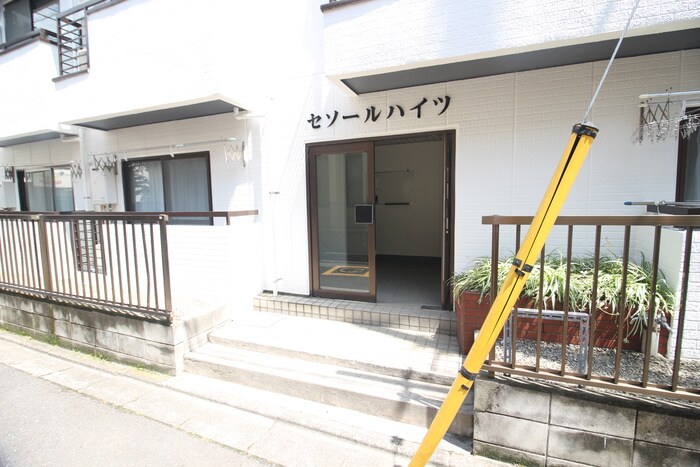 物件外観写真5　(エントランス部分)