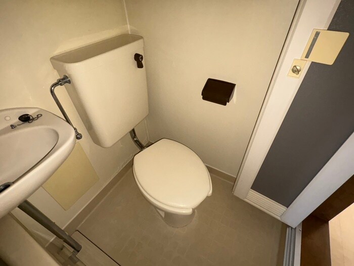 物件内観写真13　(トイレ)