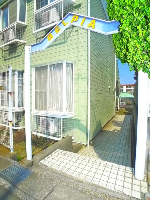 物件外観写真4　(エントランス部分)