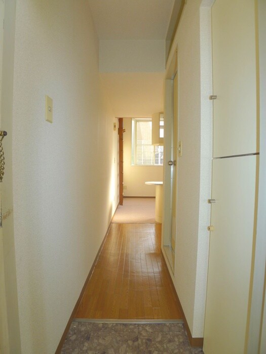 物件内観写真16　(玄関)