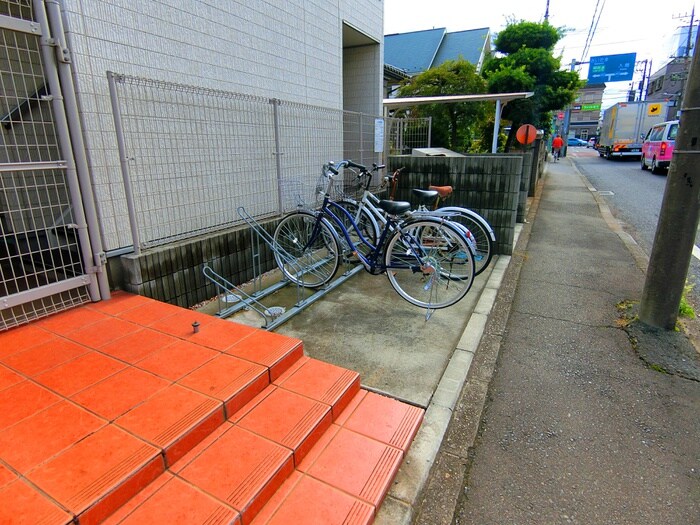 物件外観写真5　(駐輪場)