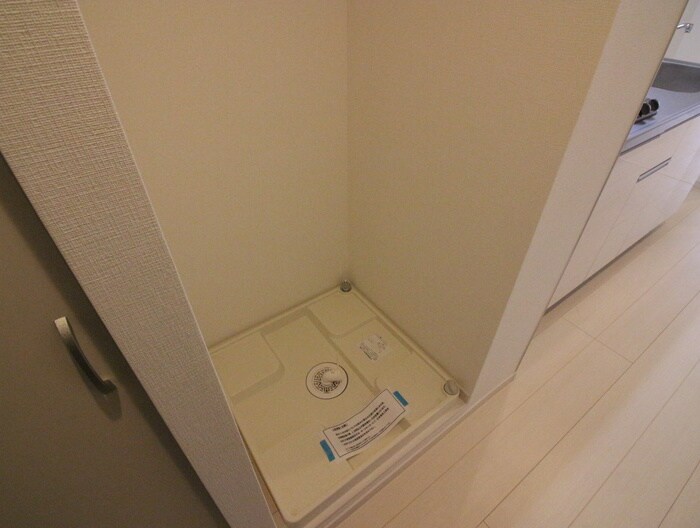 物件内観写真12　(洗濯機置場)