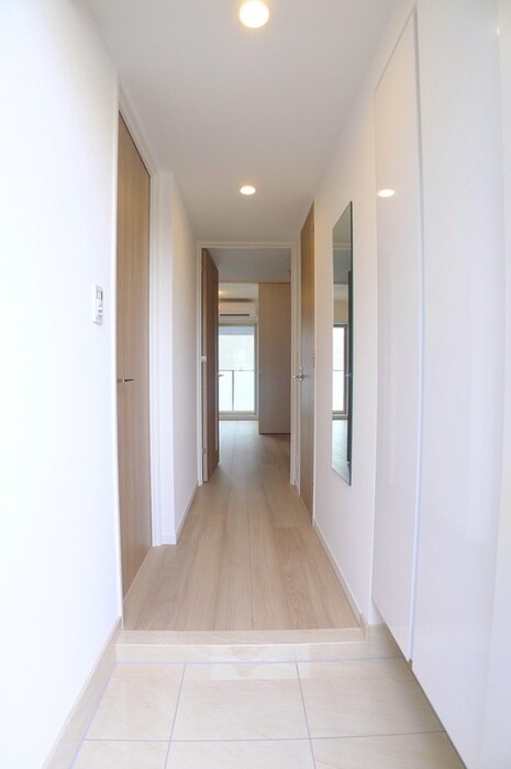 物件内観写真7　(玄関)