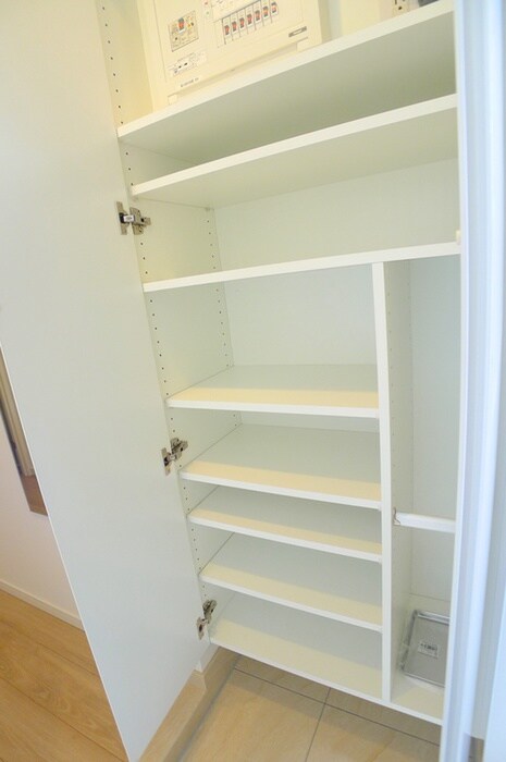 物件内観写真10　(靴箱)