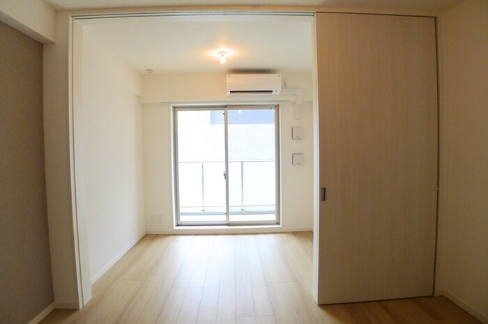 物件内観写真12　(室内からの展望)