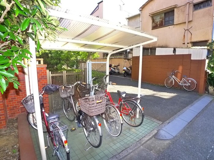 物件外観写真6　(駐輪場)