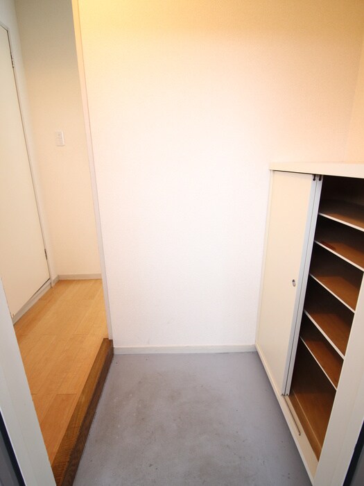 物件内観写真7　(玄関)