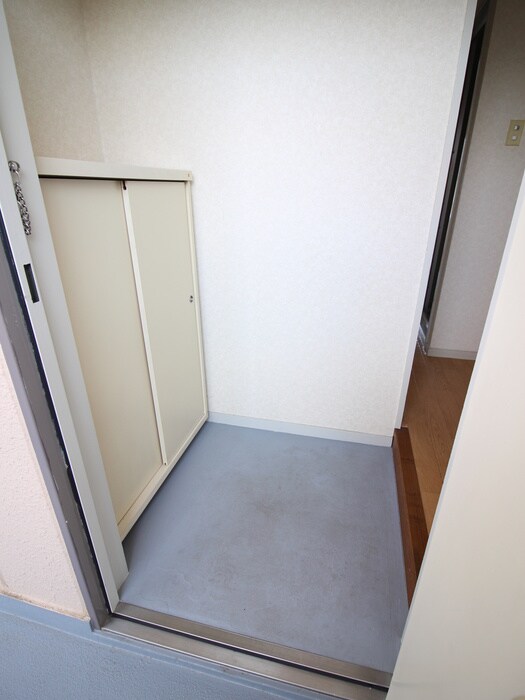 物件内観写真7　(玄関)