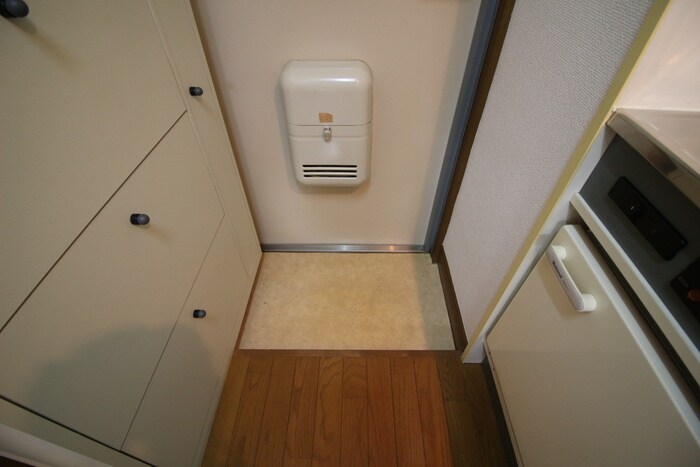 物件内観写真7　(玄関)