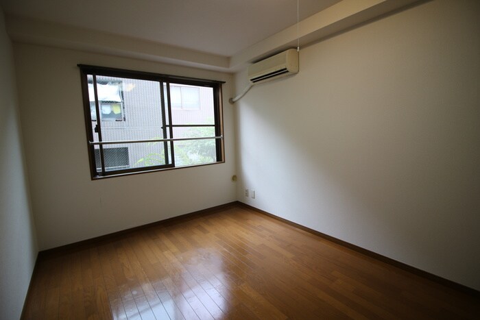 物件内観写真15　(居室)