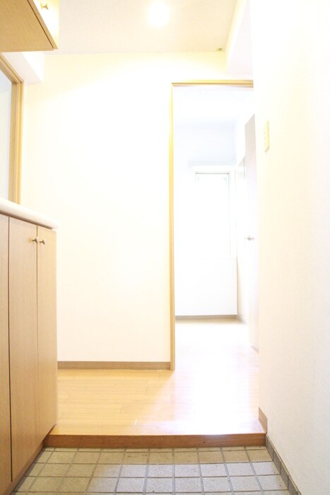 物件内観写真10　(玄関)