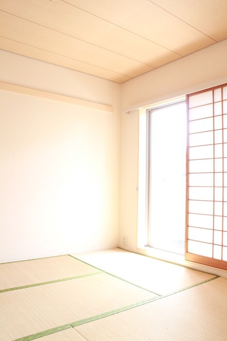 物件内観写真11　(室内からの展望)