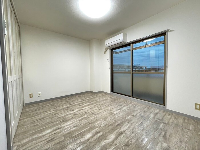 物件内観写真10　(居室)