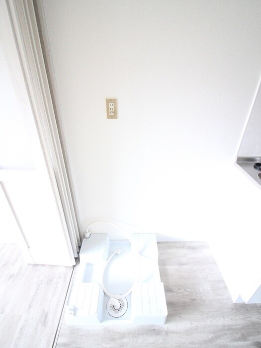 物件内観写真14　(洗濯機置場)