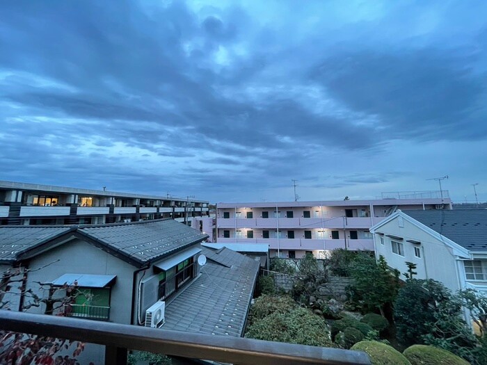 物件内観写真18　(室内からの展望)