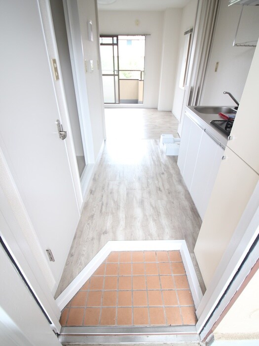 物件内観写真19　(玄関)