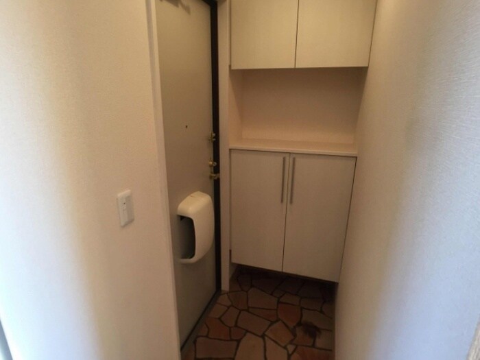 物件内観写真13　(玄関)