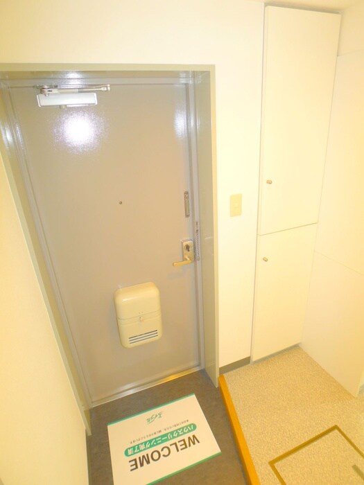 物件内観写真18　(玄関)