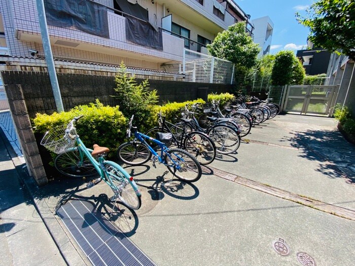 物件外観写真5　(駐輪場)