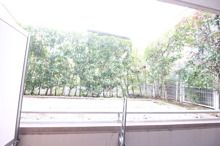 物件内観写真16　(室内からの展望)