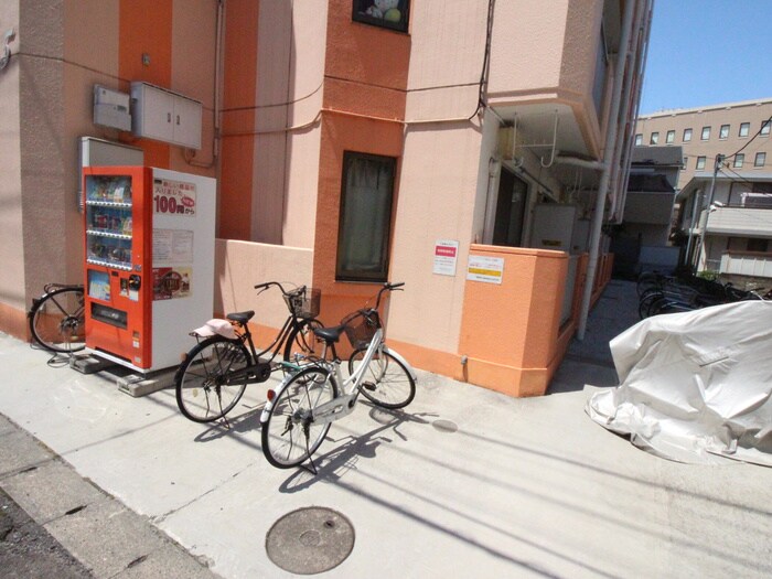 物件外観写真6　(駐輪場)
