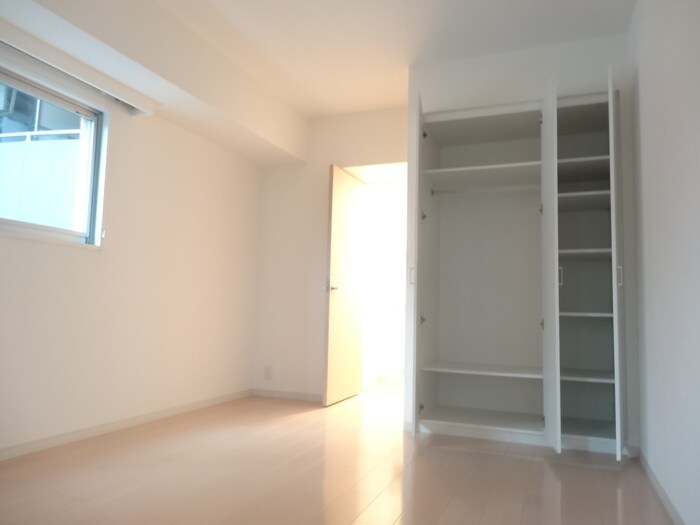 物件内観写真12　(収納)