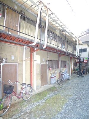 石井荘外観写真