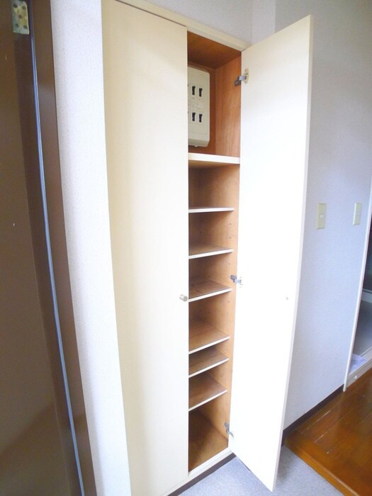 物件内観写真8　(靴箱)