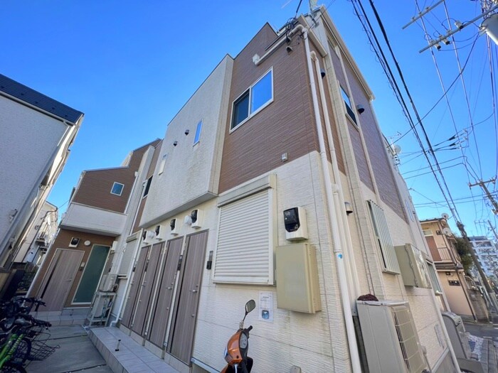 物件外観写真1　(エントランス部分)