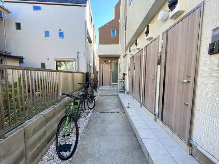 物件外観写真3　(駐輪場)