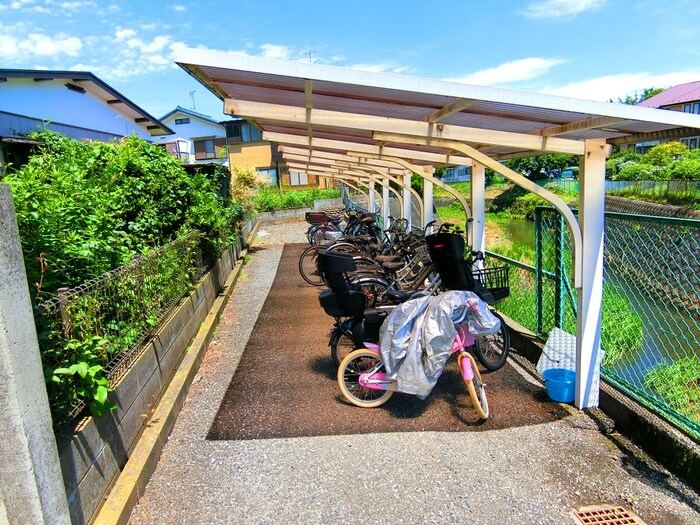 物件外観写真6　(駐輪場)