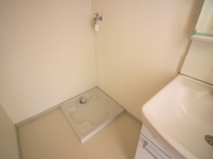 物件内観写真15　(洗濯機置場)