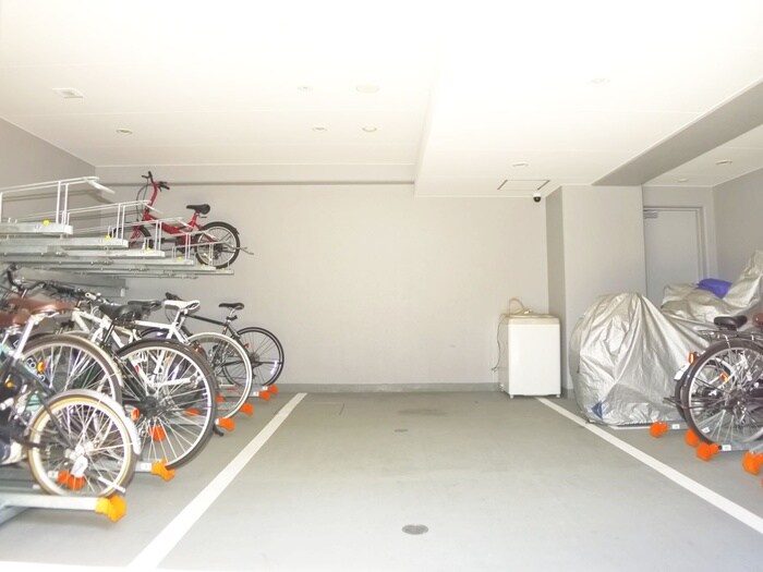 物件外観写真3　(駐輪場)