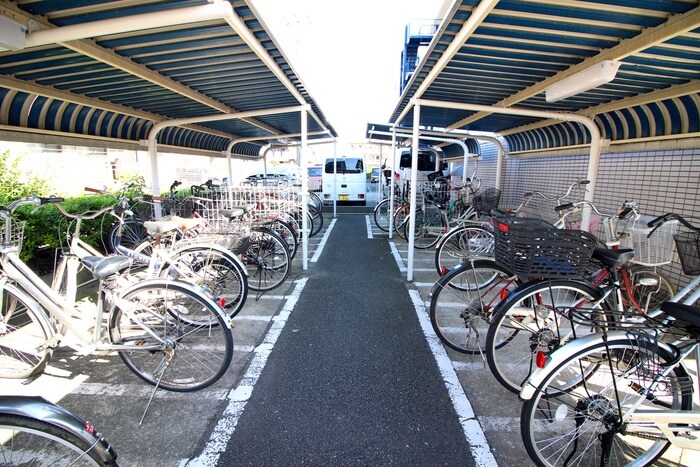 物件外観写真4　(駐輪場)