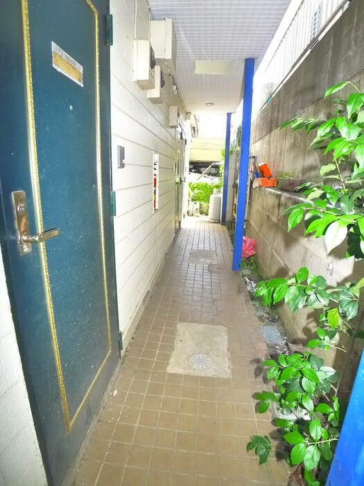 物件外観写真5　(エントランス部分)