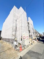 建築中
