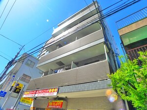 エスコモド綾瀬外観写真