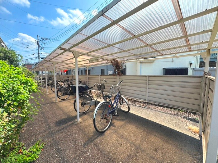 物件外観写真4　(駐輪場)
