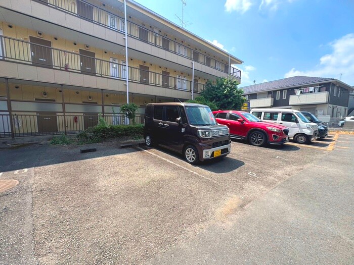 物件外観写真6　(駐車場)