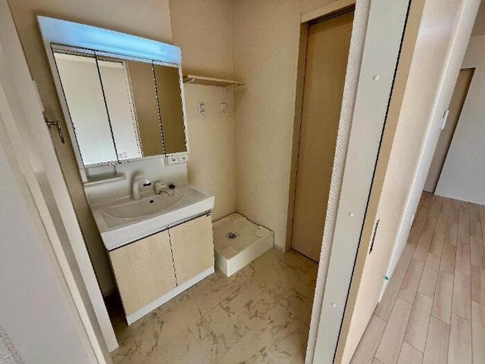 物件内観写真11　(洗濯機置場)