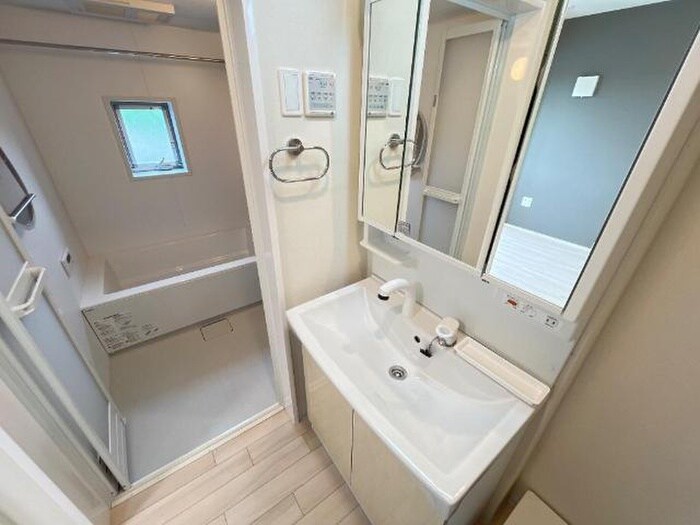 物件内観写真11　(洗面)